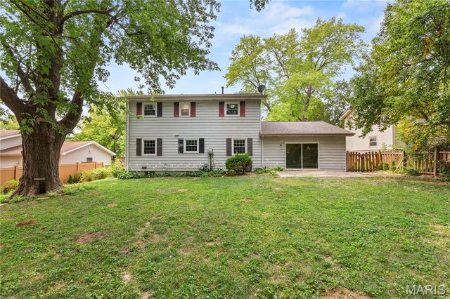 2608 Park Avenue, St Charles, MO 63301