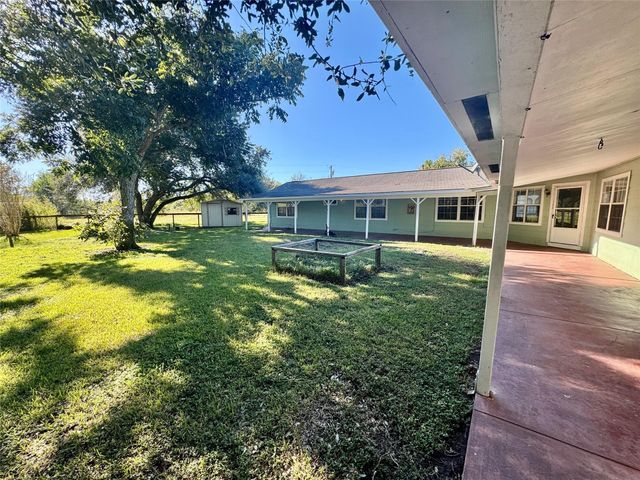 35 Private Road 815, Markham, TX 77414