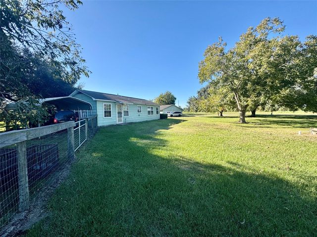 35 Private Road 815, Markham, TX 77414