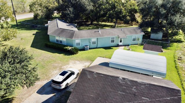 35 Private Road 815, Markham, TX 77414