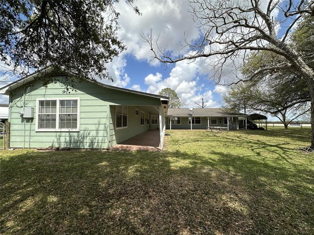 35 Private Road 815, Markham, TX 77414