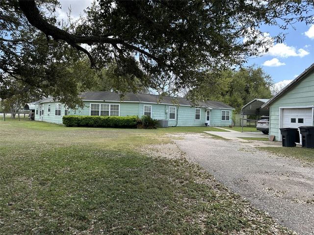 35 Private Road 815, Markham, TX 77414