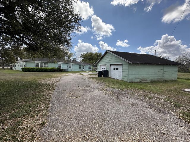 35 Private Road 815, Markham, TX 77414