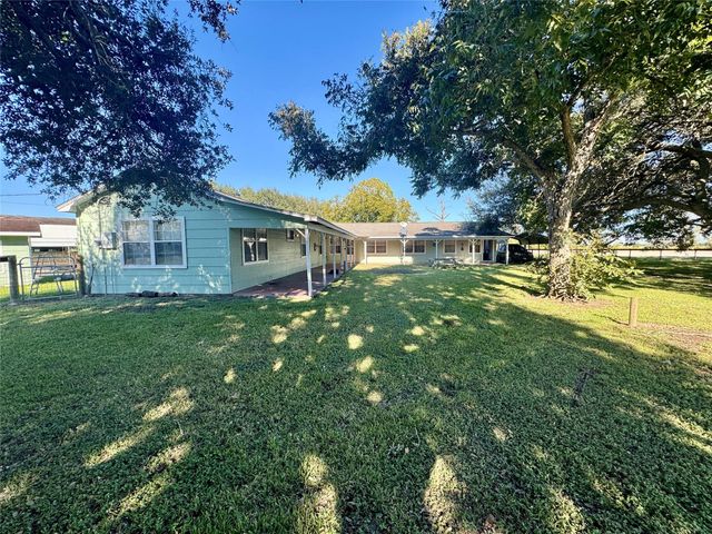 35 Private Road 815, Markham, TX 77414