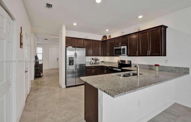 3460 W 103rd Ter, Hialeah, FL 33018