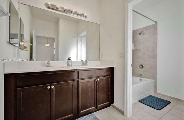 3460 W 103rd Ter, Hialeah, FL 33018