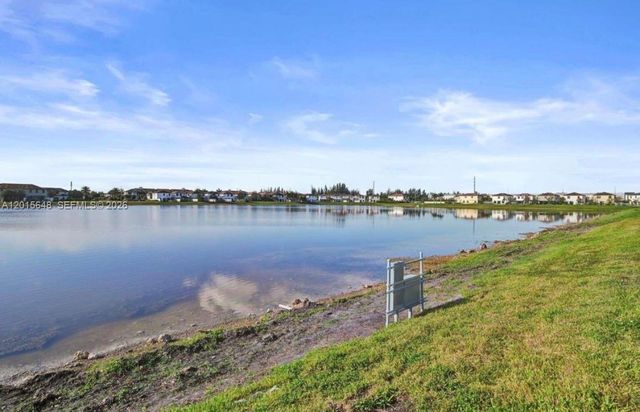 3460 W 103rd Ter, Hialeah, FL 33018