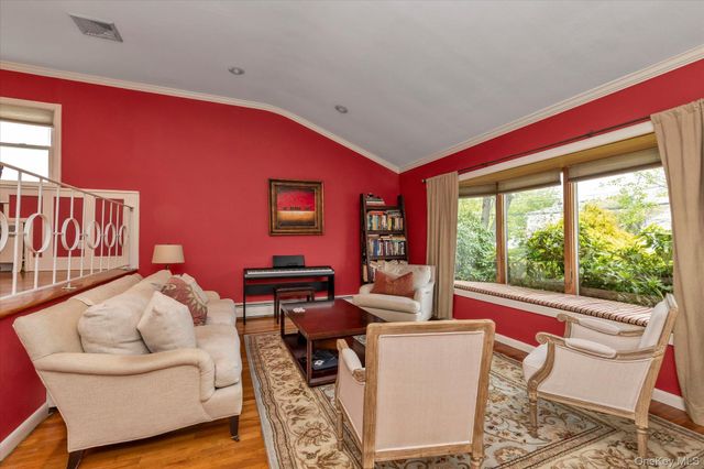 2542 Park Place, Bellmore, NY 11710