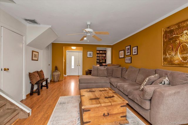 2542 Park Place, Bellmore, NY 11710
