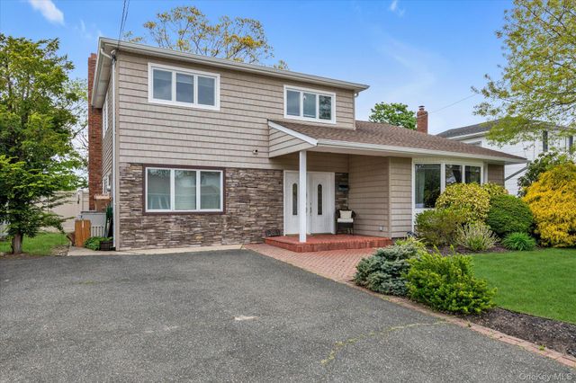 2542 Park Place, Bellmore, NY 11710