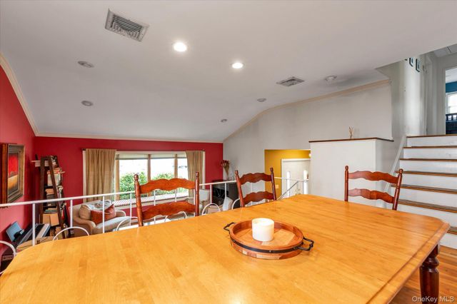 2542 Park Place, Bellmore, NY 11710