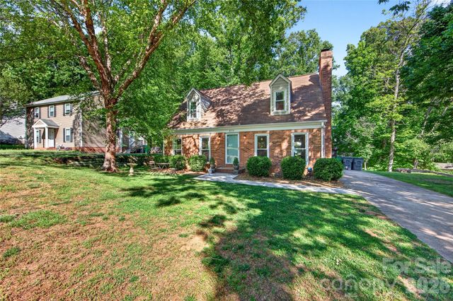 8713 Golf Ridge Drive, Charlotte, NC 28277