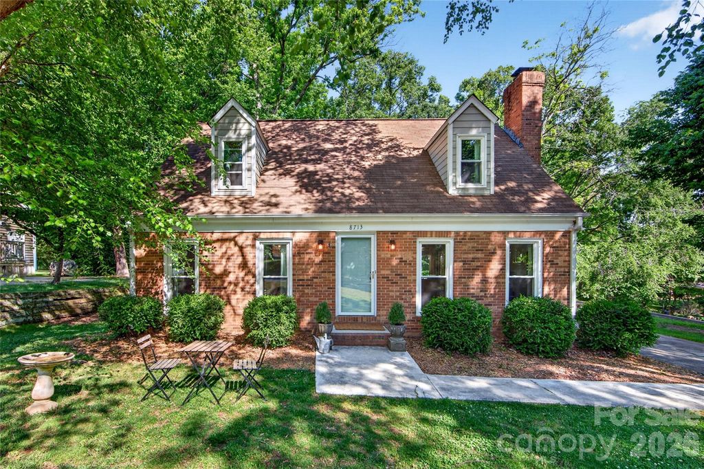 8713 Golf Ridge Drive, Charlotte, NC 28277