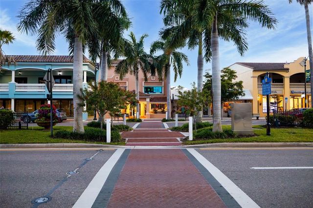 528 BRIARWOOD ROAD, Venice, FL 34293
