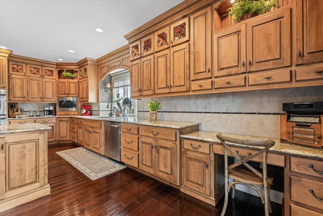 2701 BRISTOL LAKE DR, Columbia, MO 65201