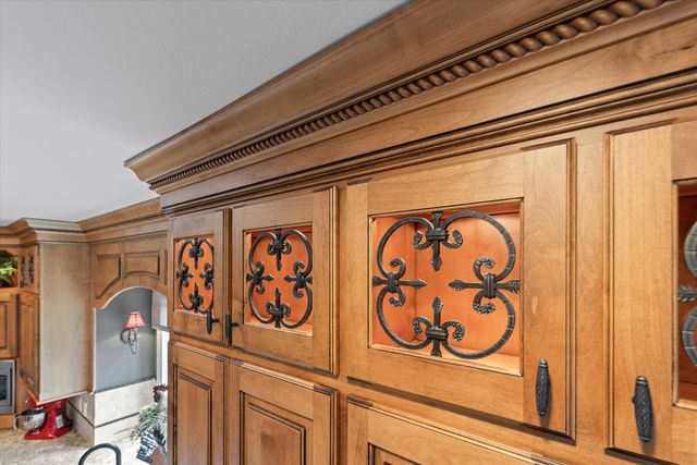 2701 BRISTOL LAKE DR, Columbia, MO 65201