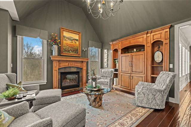 2701 BRISTOL LAKE DR, Columbia, MO 65201