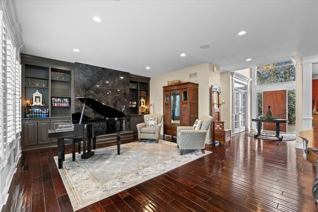 2701 BRISTOL LAKE DR, Columbia, MO 65201