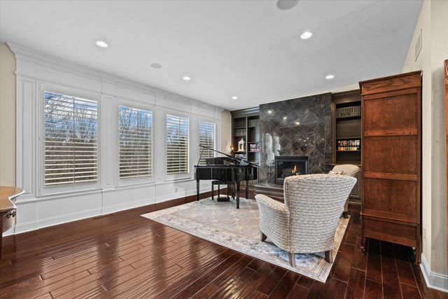 2701 BRISTOL LAKE DR, Columbia, MO 65201