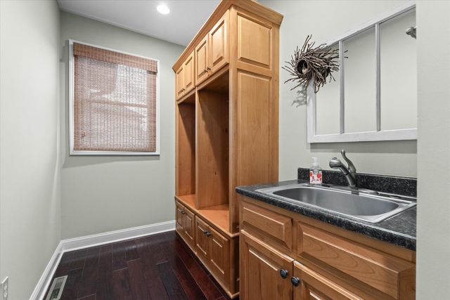 2701 BRISTOL LAKE DR, Columbia, MO 65201