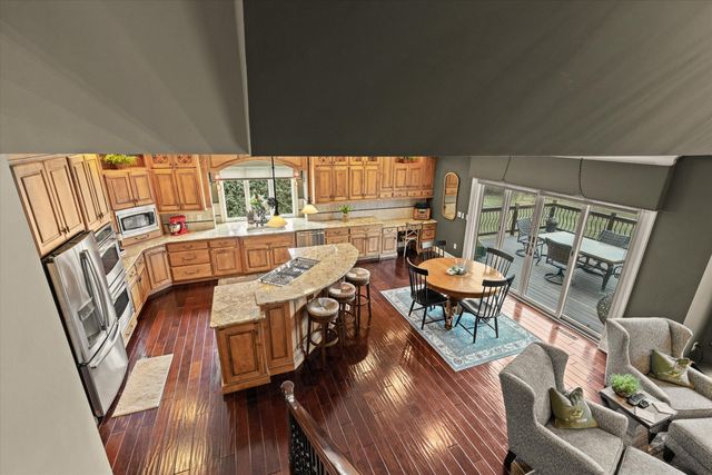 2701 BRISTOL LAKE DR, Columbia, MO 65201