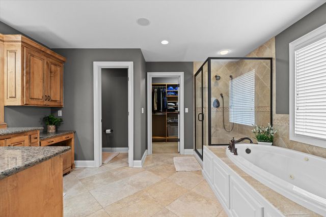 2701 BRISTOL LAKE DR, Columbia, MO 65201