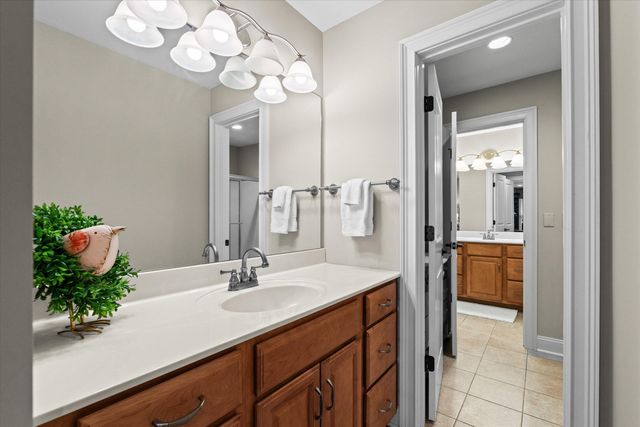 2701 BRISTOL LAKE DR, Columbia, MO 65201