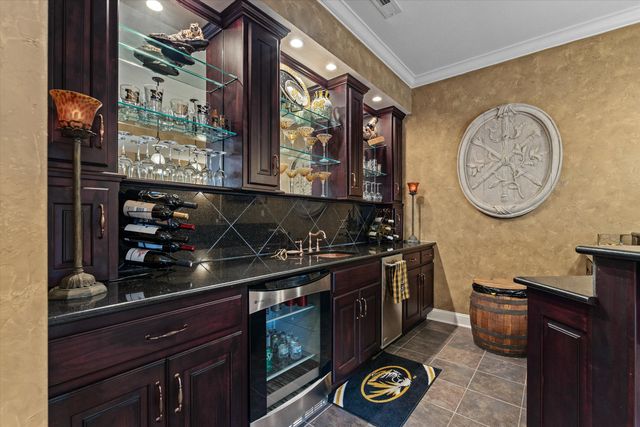 2701 BRISTOL LAKE DR, Columbia, MO 65201