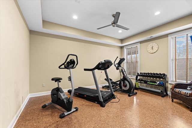 2701 BRISTOL LAKE DR, Columbia, MO 65201