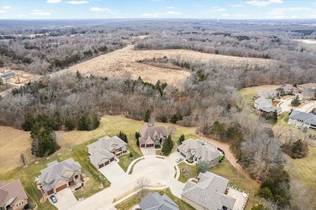 2701 BRISTOL LAKE DR, Columbia, MO 65201