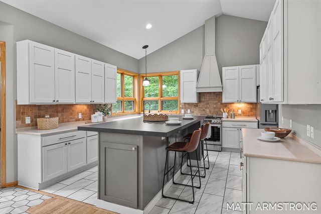 2135 Hilltop View Drive, Dorr Twp, MI 49323