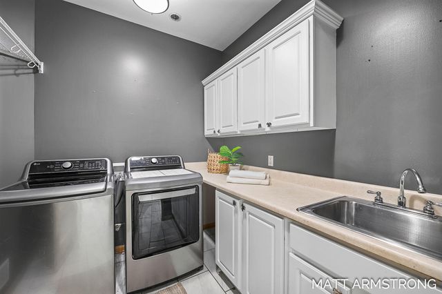 2135 Hilltop View Drive, Dorr Twp, MI 49323