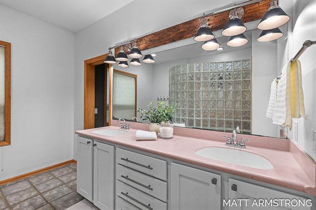 2135 Hilltop View Drive, Dorr Twp, MI 49323