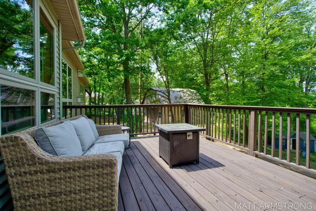 2135 Hilltop View Drive, Dorr Twp, MI 49323