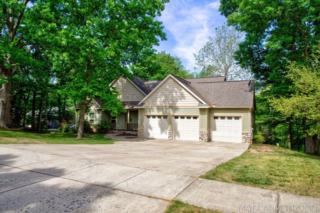 2135 Hilltop View Drive, Dorr Twp, MI 49323