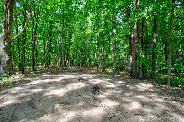 2135 Hilltop View Drive, Dorr Twp, MI 49323