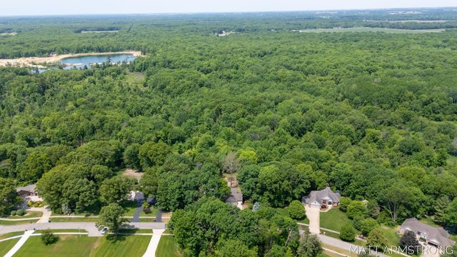 2135 Hilltop View Drive, Dorr Twp, MI 49323