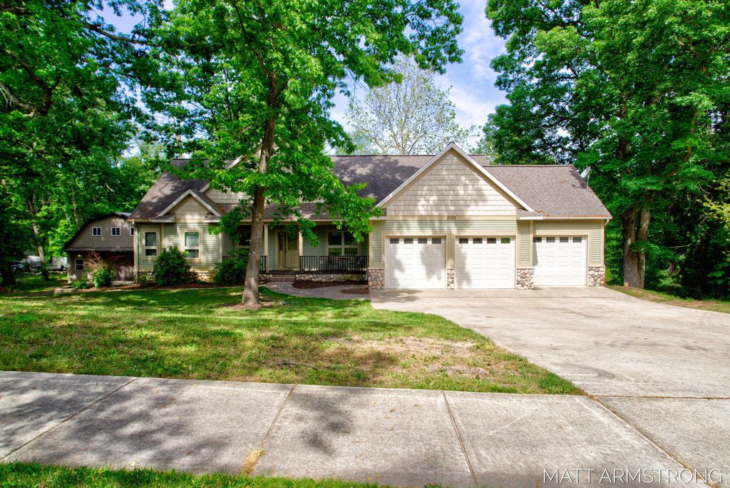 2135 Hilltop View Drive, Dorr Twp, MI 49323