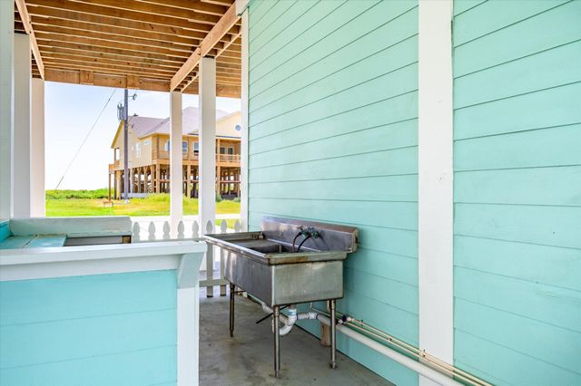 3837 Biscayne Beach Road, Port Bolivar, TX 77650