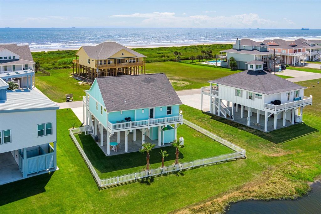 3837 Biscayne Beach Road, Port Bolivar, TX 77650