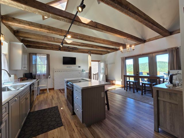 1065 Higgins Hill Road, St. Johnsbury, VT 05819