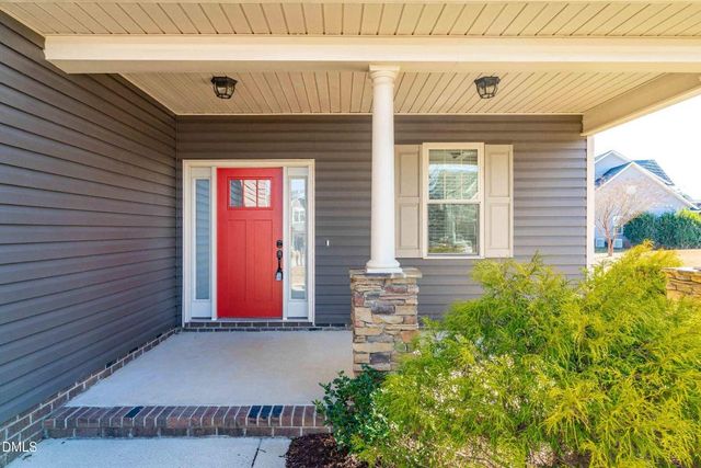 86 Sharpstone Lane, Clayton, NC 27527