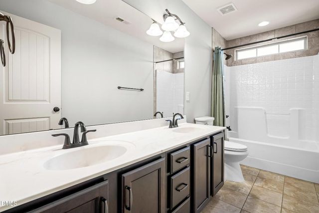 86 Sharpstone Lane, Clayton, NC 27527