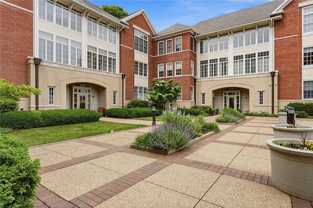 1219 Crescent Place 2D, Squirrel Hill, PA 15217