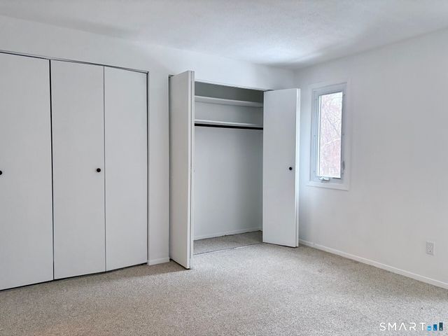 204 Towne House Road 204, Hamden, CT 06514