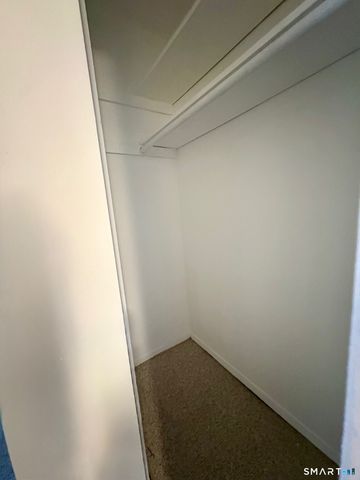 204 Towne House Road 204, Hamden, CT 06514