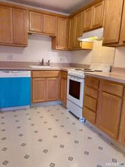 204 Towne House Road 204, Hamden, CT 06514