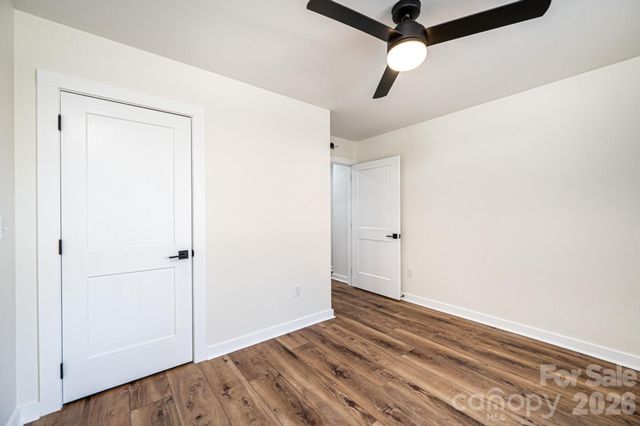 1721 Songbird Court SE, Lenoir, NC 28645