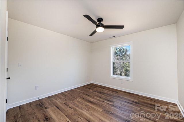 1721 Songbird Court SE, Lenoir, NC 28645