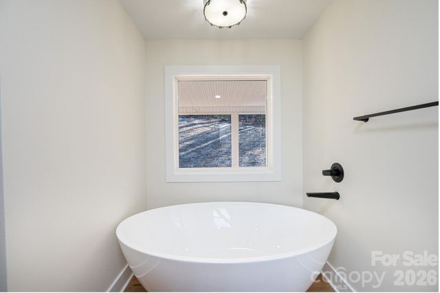 1721 Songbird Court SE, Lenoir, NC 28645